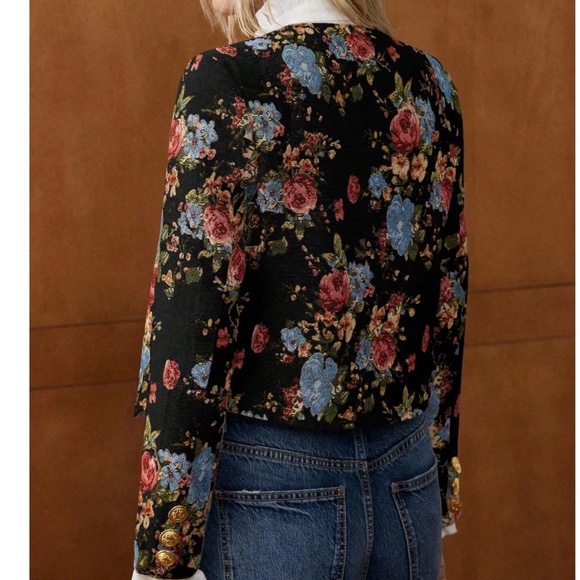 Classic Floral Tapestry Button Detail Jacket - Picture 5 of 11